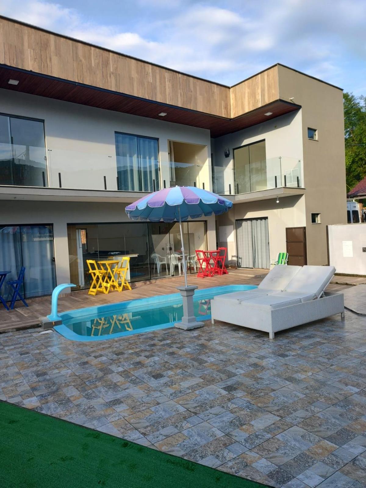 Morada Stucchi Hotel บัลเนอาริโอ กังโบริว ภายนอก รูปภาพ